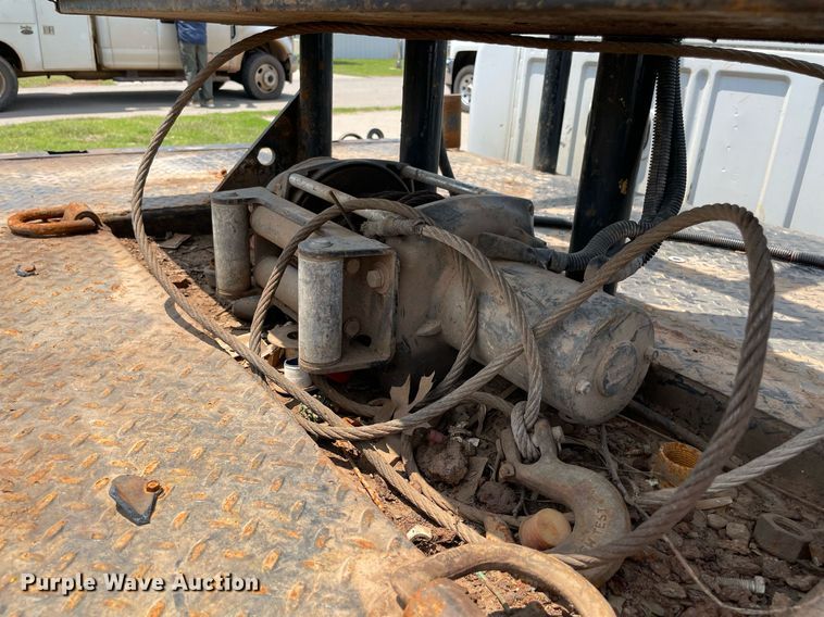 image for item MR9101 2012 Ford F550 Super Duty  SuperCab winch truck