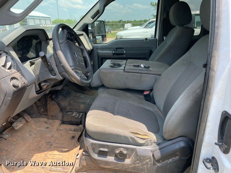 image for item MR9101 2012 Ford F550 Super Duty  SuperCab winch truck