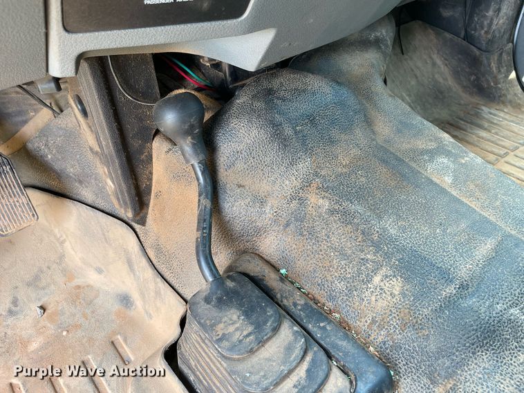 image for item MR9101 2012 Ford F550 Super Duty  SuperCab winch truck