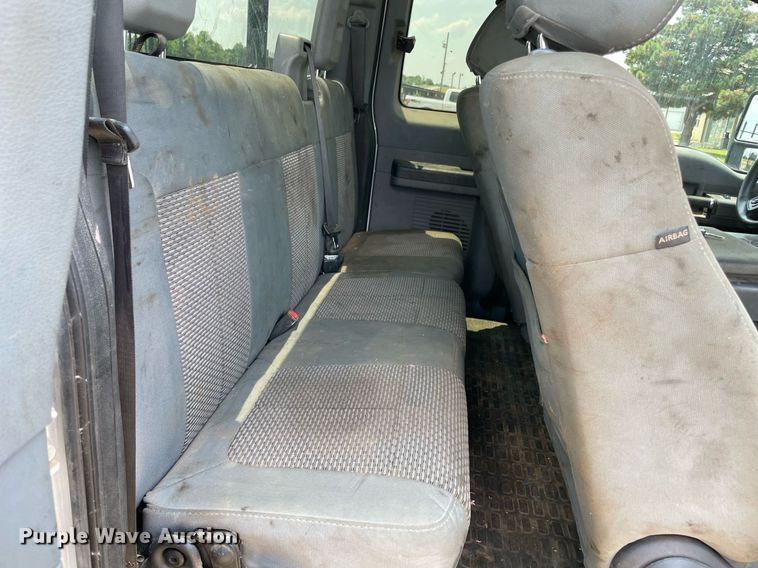 image for item MR9101 2012 Ford F550 Super Duty  SuperCab winch truck