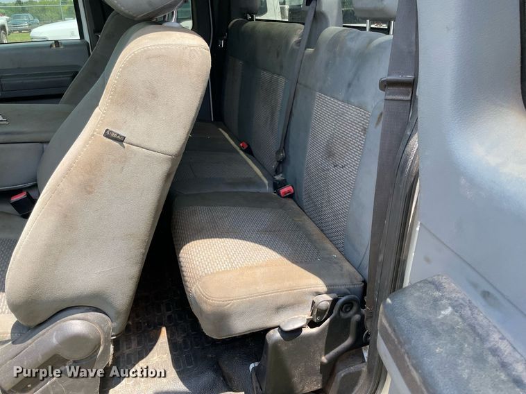 image for item MR9101 2012 Ford F550 Super Duty  SuperCab winch truck