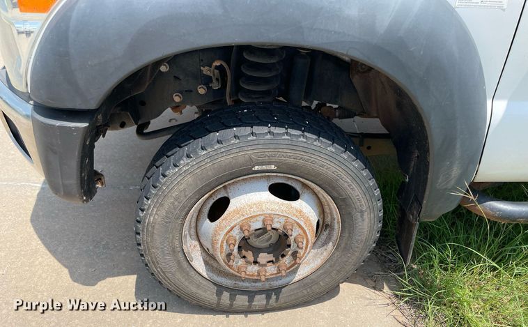 image for item MR9101 2012 Ford F550 Super Duty  SuperCab winch truck