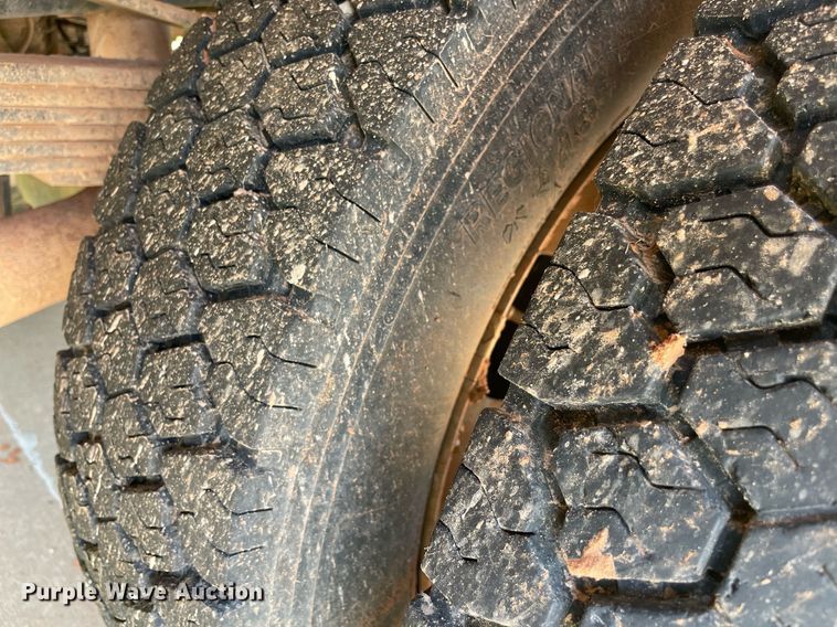 image for item MR9101 2012 Ford F550 Super Duty  SuperCab winch truck