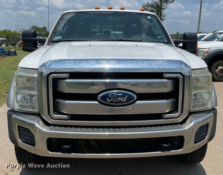 image for item MR9106 2011 Ford F550 Super Duty  Crew Cab flatbed truck