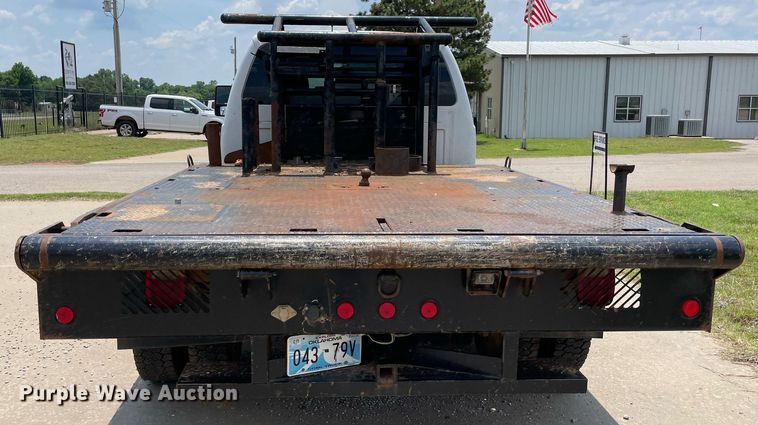 image for item MR9106 2011 Ford F550 Super Duty  Crew Cab flatbed truck