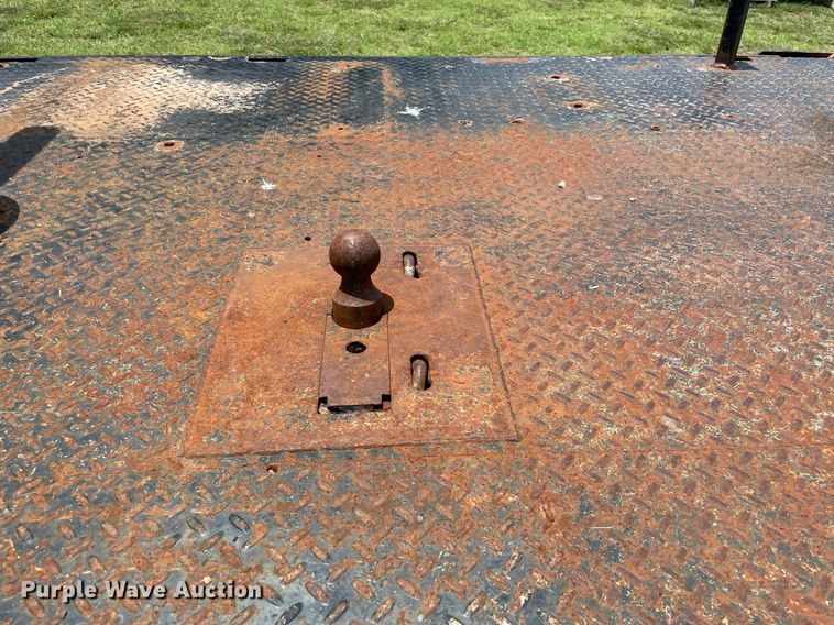 image for item MR9106 2011 Ford F550 Super Duty  Crew Cab flatbed truck