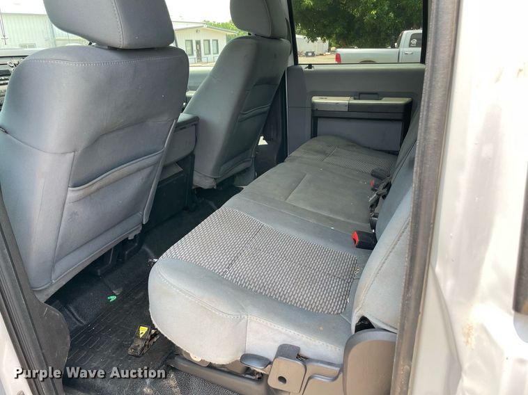 image for item MR9106 2011 Ford F550 Super Duty  Crew Cab flatbed truck