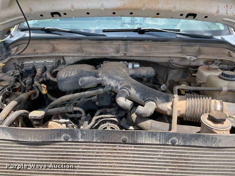 image for item MR9106 2011 Ford F550 Super Duty  Crew Cab flatbed truck