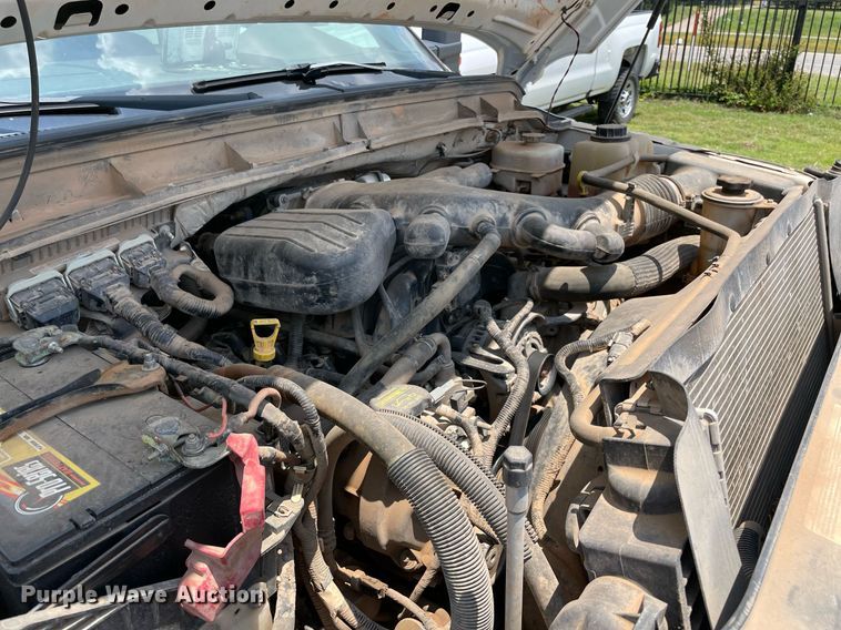 image for item MR9106 2011 Ford F550 Super Duty  Crew Cab flatbed truck