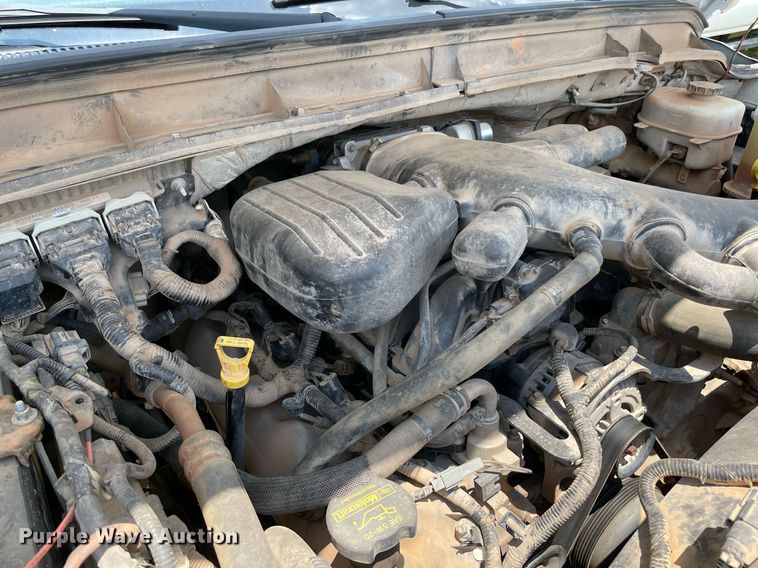 image for item MR9106 2011 Ford F550 Super Duty  Crew Cab flatbed truck