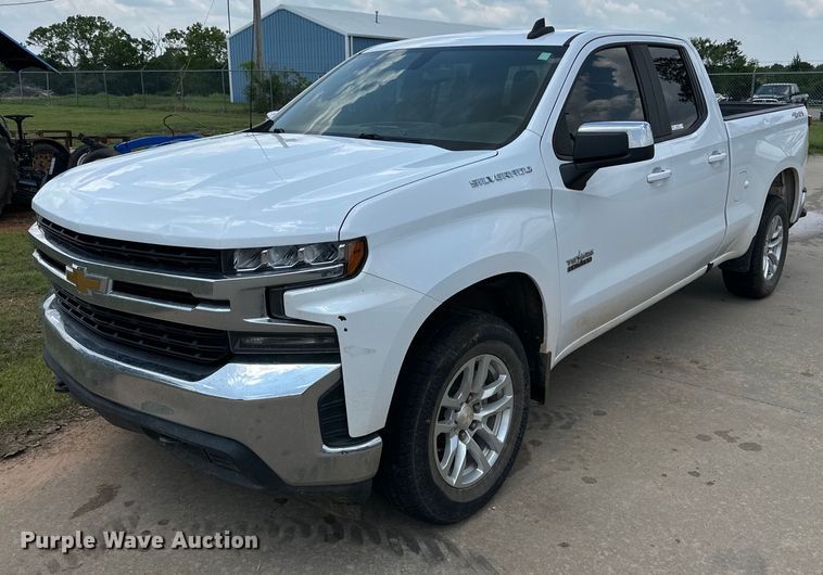 image for item MR9108 2019 Chevrolet Silverado 1500  Double Cab pickup truck