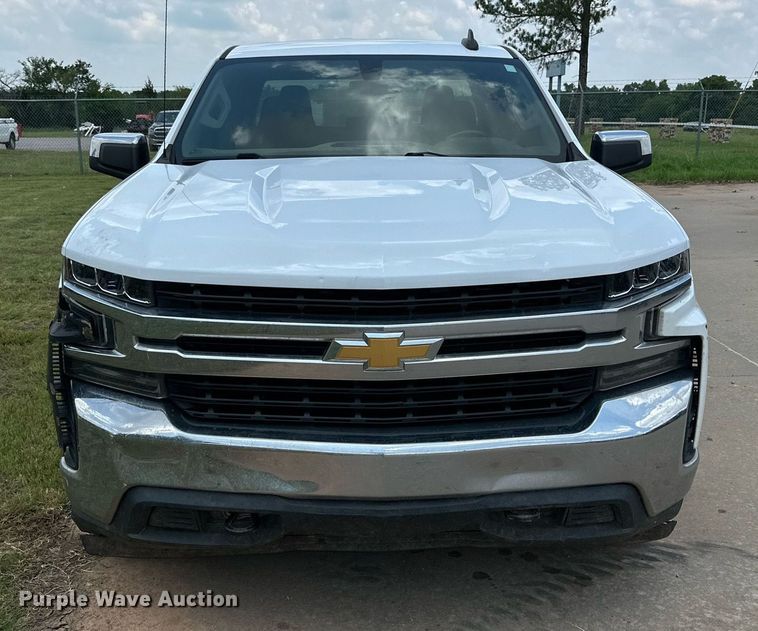 image for item MR9108 2019 Chevrolet Silverado 1500  Double Cab pickup truck