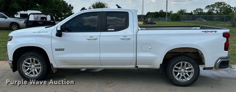 image for item MR9108 2019 Chevrolet Silverado 1500  Double Cab pickup truck