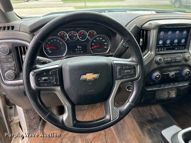 image for item MR9108 2019 Chevrolet Silverado 1500  Double Cab pickup truck