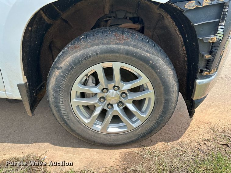 image for item MR9108 2019 Chevrolet Silverado 1500  Double Cab pickup truck