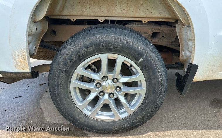 image for item MR9108 2019 Chevrolet Silverado 1500  Double Cab pickup truck