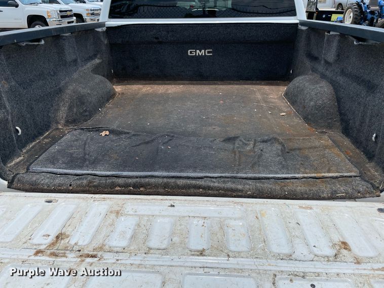 image for item MR9109 2016 GMC Sierra 1500  Crew Cab pickup truck