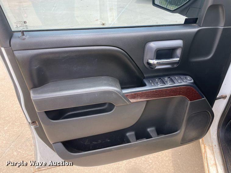 image for item MR9109 2016 GMC Sierra 1500  Crew Cab pickup truck