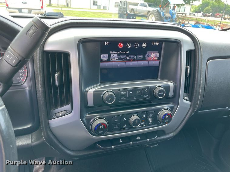 image for item MR9109 2016 GMC Sierra 1500  Crew Cab pickup truck