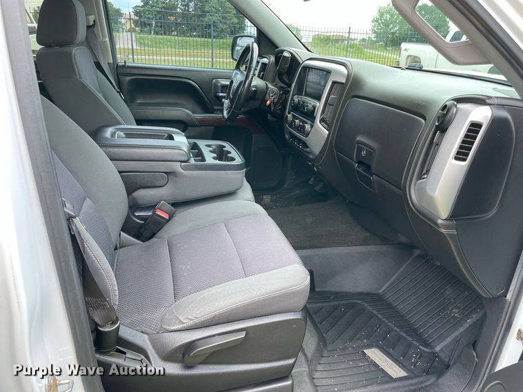 image for item MR9109 2016 GMC Sierra 1500  Crew Cab pickup truck