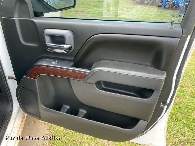 image for item MR9109 2016 GMC Sierra 1500  Crew Cab pickup truck