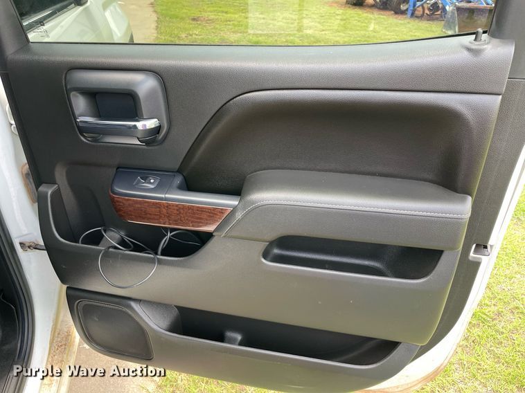 image for item MR9109 2016 GMC Sierra 1500  Crew Cab pickup truck