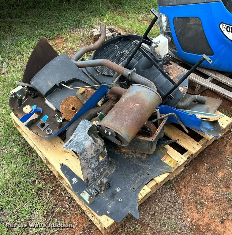 image for item MR9110 New Holland TC48DA  tractor