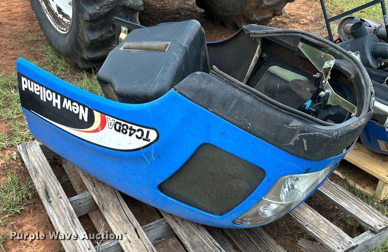 image for item MR9110 New Holland TC48DA  tractor