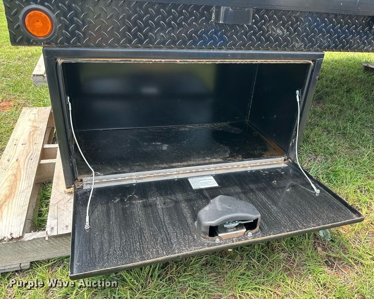 image for item MR9111 Cadet  flatbed