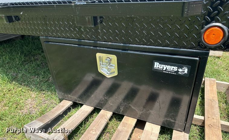 image for item MR9111 Cadet  flatbed