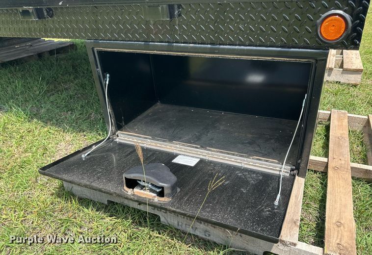 image for item MR9111 Cadet  flatbed