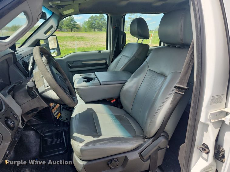 image for item MW9728 2012 Ford F550 Super Duty XL  Crew Cab utility / service truck