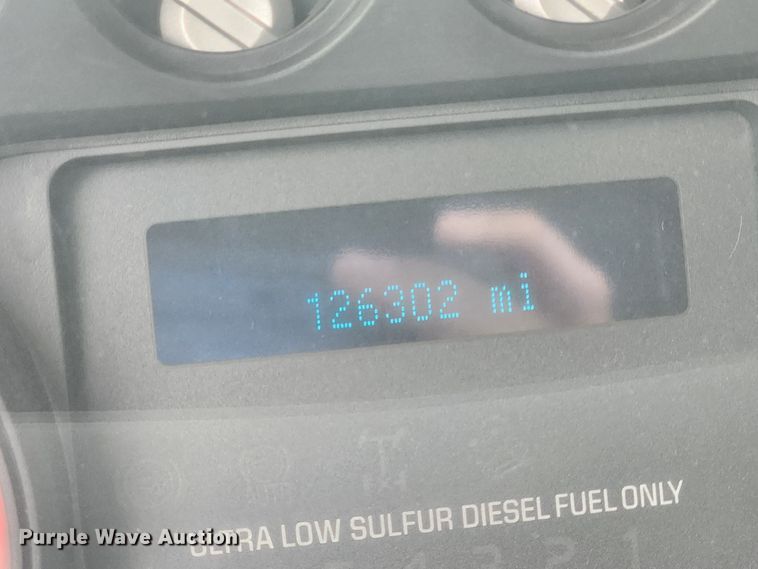 image for item MW9728 2012 Ford F550 Super Duty XL  Crew Cab utility / service truck