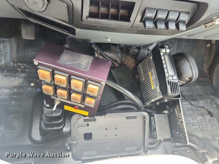 image for item MW9728 2012 Ford F550 Super Duty XL  Crew Cab utility / service truck