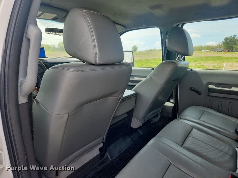 image for item MW9728 2012 Ford F550 Super Duty XL  Crew Cab utility / service truck