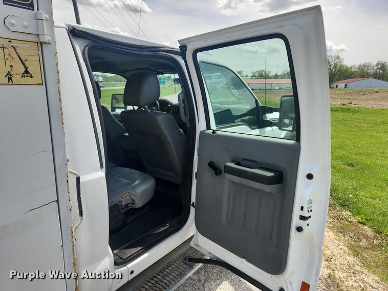 image for item MW9728 2012 Ford F550 Super Duty XL  Crew Cab utility / service truck