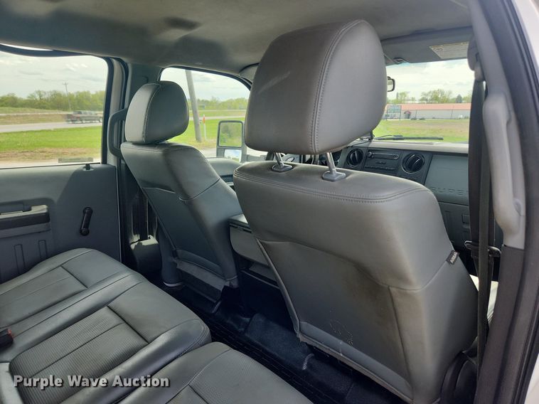 image for item MW9728 2012 Ford F550 Super Duty XL  Crew Cab utility / service truck