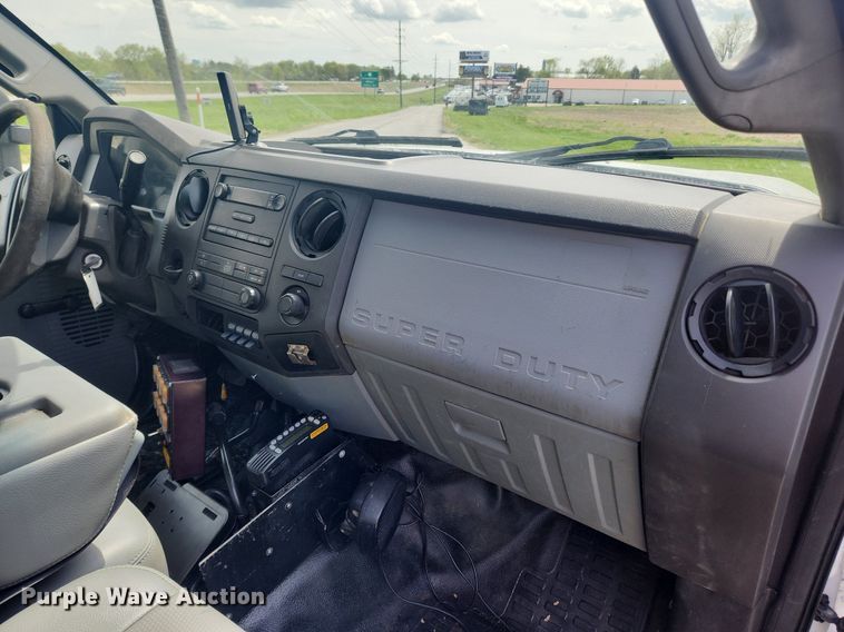 image for item MW9728 2012 Ford F550 Super Duty XL  Crew Cab utility / service truck