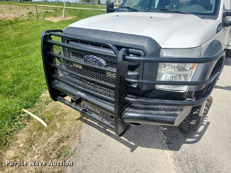image for item MW9728 2012 Ford F550 Super Duty XL  Crew Cab utility / service truck