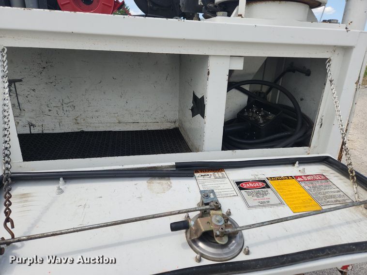 image for item MW9728 2012 Ford F550 Super Duty XL  Crew Cab utility / service truck