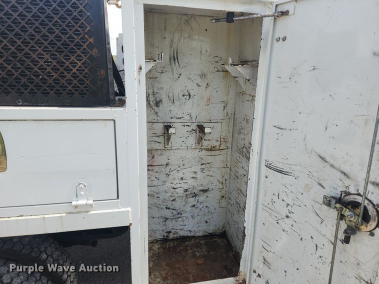 image for item MW9728 2012 Ford F550 Super Duty XL  Crew Cab utility / service truck