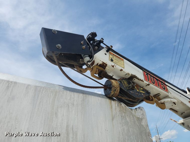 image for item MW9728 2012 Ford F550 Super Duty XL  Crew Cab utility / service truck