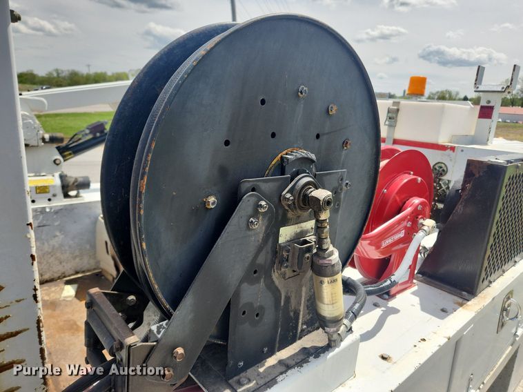 image for item MW9728 2012 Ford F550 Super Duty XL  Crew Cab utility / service truck