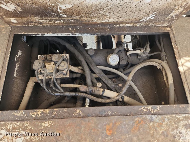 image for item MW9728 2012 Ford F550 Super Duty XL  Crew Cab utility / service truck