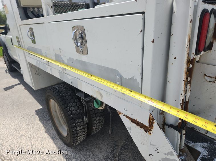 image for item MW9728 2012 Ford F550 Super Duty XL  Crew Cab utility / service truck
