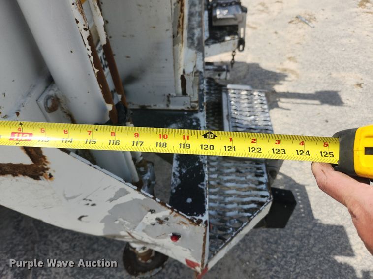 image for item MW9728 2012 Ford F550 Super Duty XL  Crew Cab utility / service truck