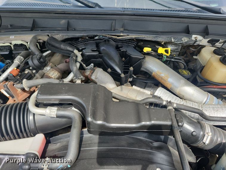 image for item MW9728 2012 Ford F550 Super Duty XL  Crew Cab utility / service truck