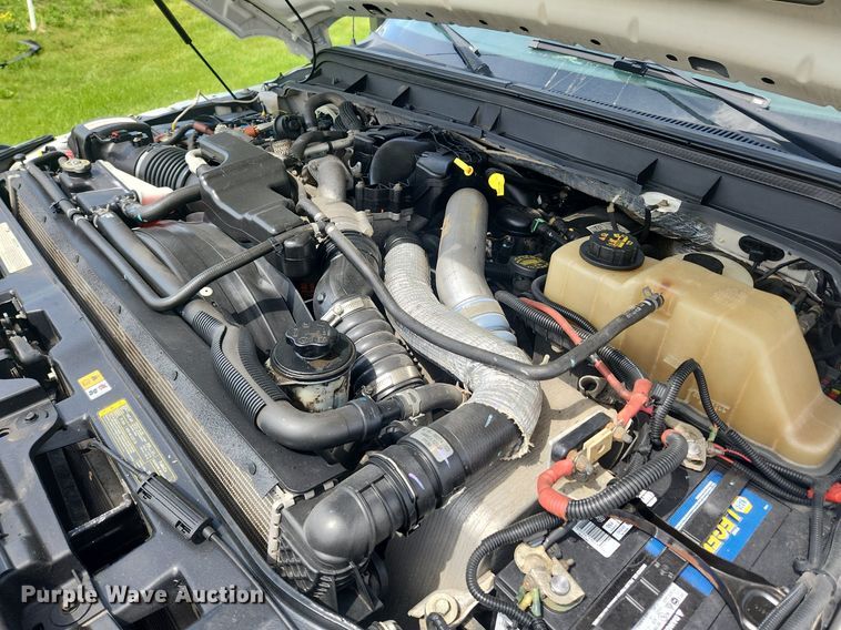 image for item MW9728 2012 Ford F550 Super Duty XL  Crew Cab utility / service truck