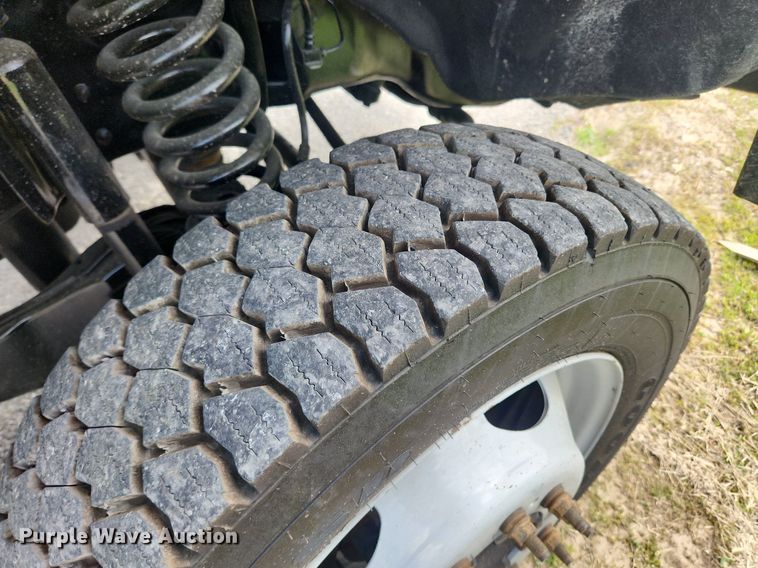 image for item MW9728 2012 Ford F550 Super Duty XL  Crew Cab utility / service truck