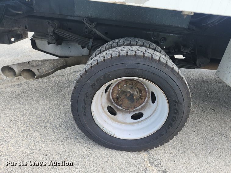 image for item MW9728 2012 Ford F550 Super Duty XL  Crew Cab utility / service truck